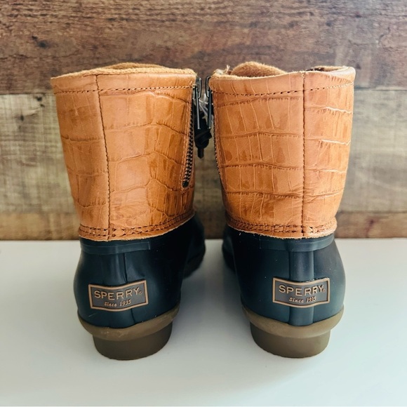 NWOT Leather Waterproof Sperry Saltwater Duck Boots - Picture 4 of 6